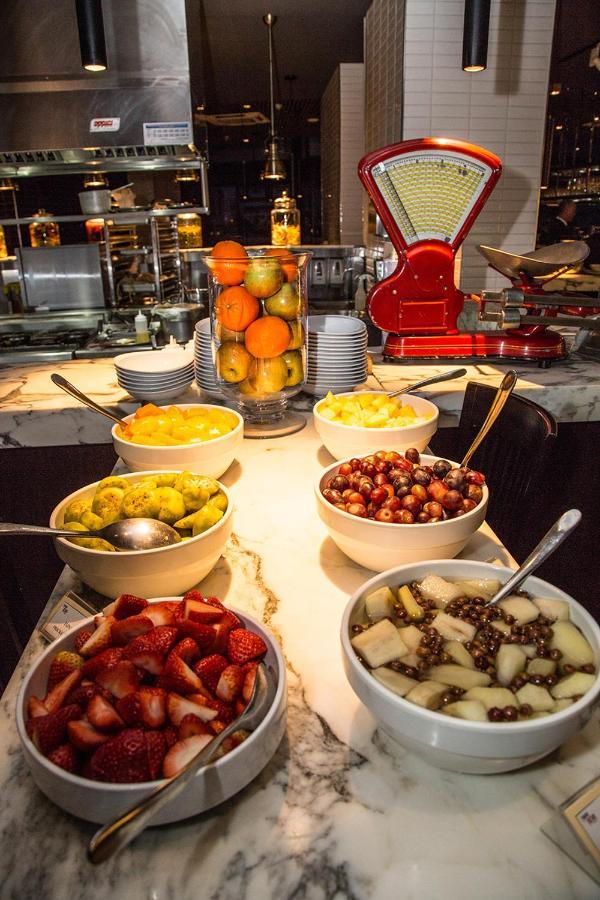 Hotel Cumbres Lastarria Santiago Kültér fotó Fruit salad