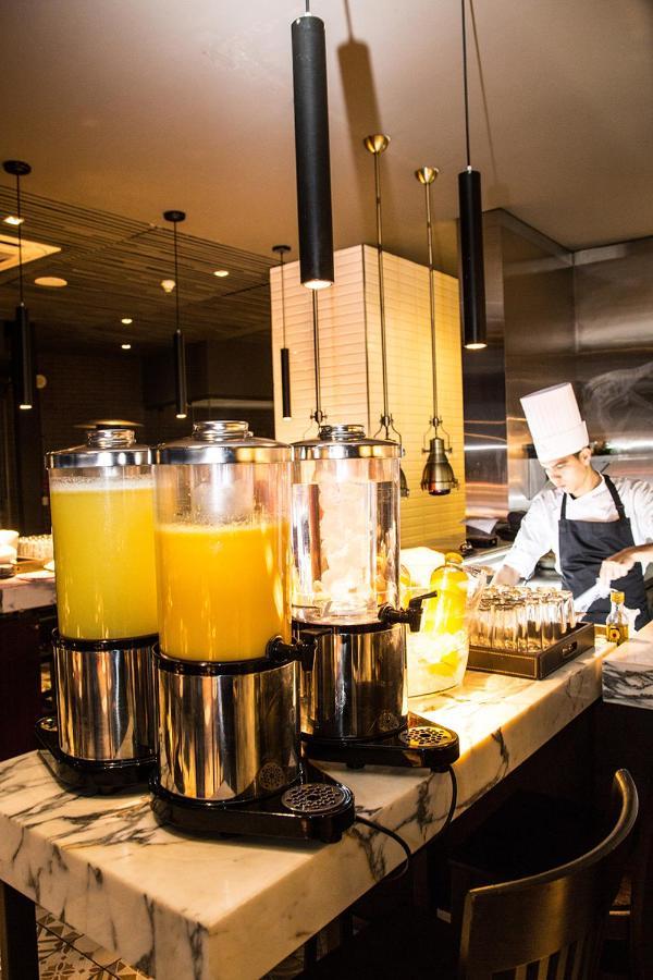 Hotel Cumbres Lastarria Santiago Kültér fotó A juice bar