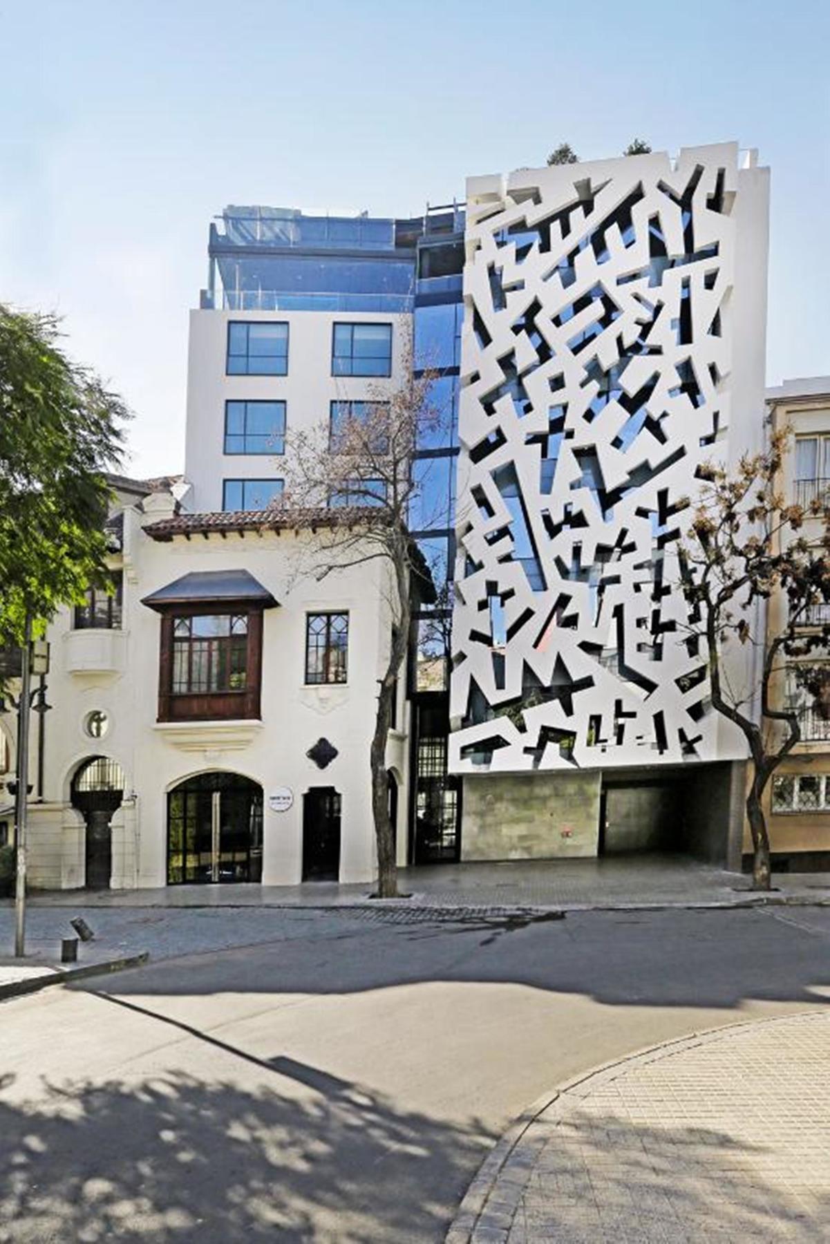 Hotel Cumbres Lastarria Santiago Kültér fotó The building in 2012